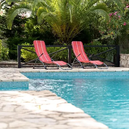 La Jacaranda Villa *