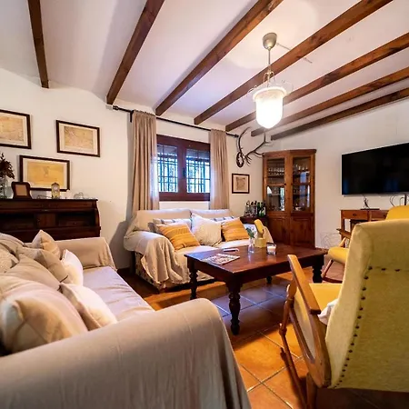 La Jacaranda Villa *
