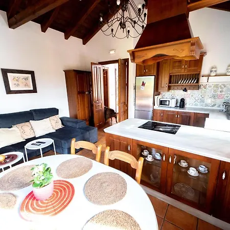 La Jacaranda Villa *