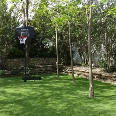La Jacaranda Villa